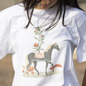 Flying Divines მაისური Horse