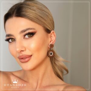 ხის საყურე პატარა მრგვალი ფორმის