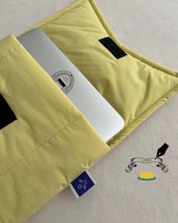 ლეპტოპის ჩასადები, ყვითელი - "A giant pocket"