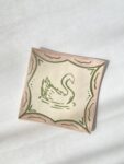 სამკაულის თეფში "Swan" - "Pilani Ceramics"