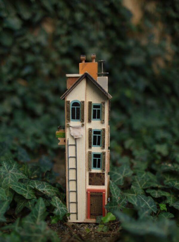 დეკორატიული ხის სახლი, გასაღებების საკიდი - "Bamo • ბამო"