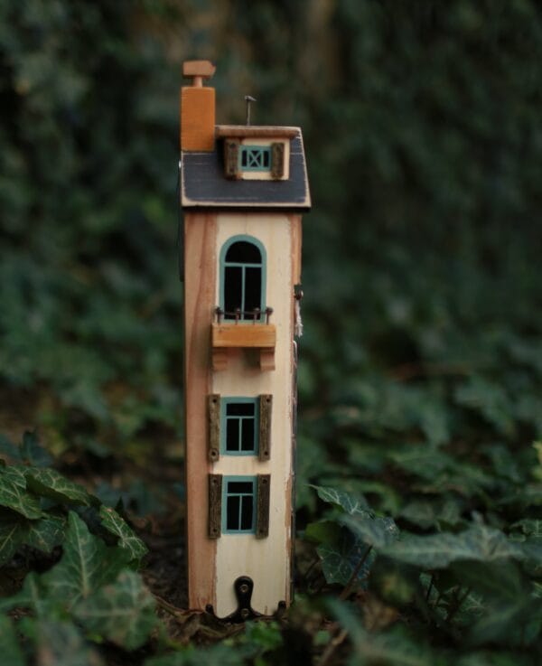 დეკორატიული ხის სახლი, გასაღებების საკიდი - "Bamo • ბამო"