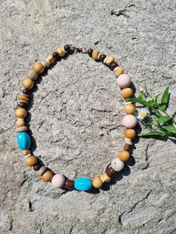 ხის ყელსაბამი - "Bazaar Echoes"