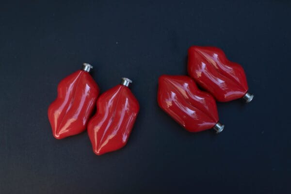 მათარა Kiss Kiss - "The Why Not Gift Shop"