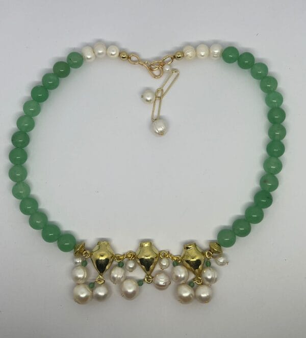 ყელსაბამი ქვევრებით - "საჩუქარი"