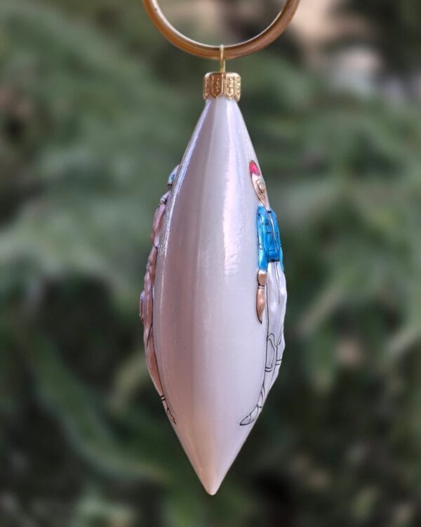 ნაძვის ხის სათამაშო, ფრთოსანი მღებავი - "Magic Factory • მეჯიქ ფექთორი"