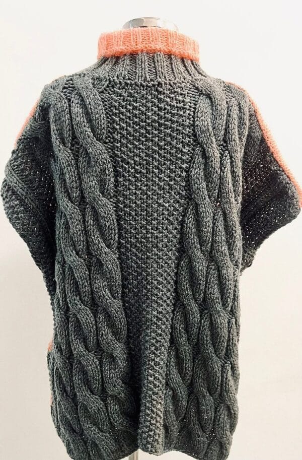 პულოვერი - "DEBI STUDIO • დები სტუდიო"