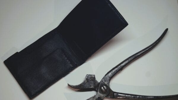 ტყავის საფულე, შავი - "SOI • სოი"