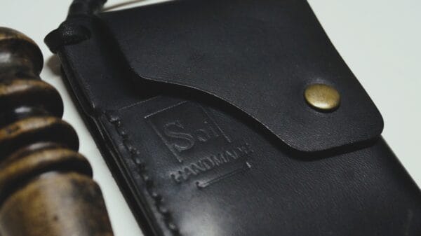 ტყავის საფულე, შავი - "SOI • სოი"