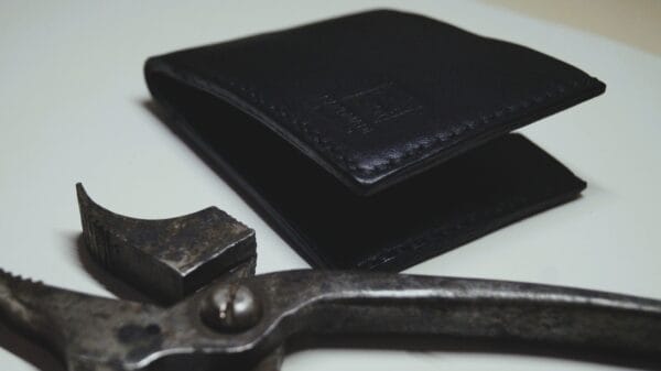 ტყავის საფულე, შავი - "SOI • სოი"