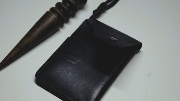 ტყავის საფულე, შავი - "SOI • სოი"