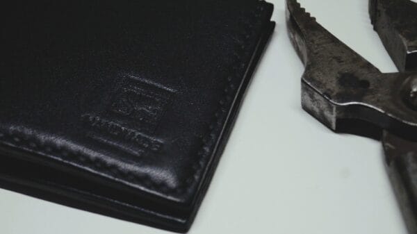 ტყავის საფულე, შავი - "SOI • სოი"