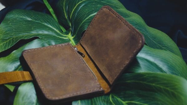 ტყავის საფულე - "SOI • სოი"