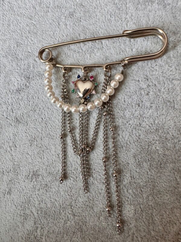 გულსაბნევი გულით - "BiserNati • ბისერნათი"