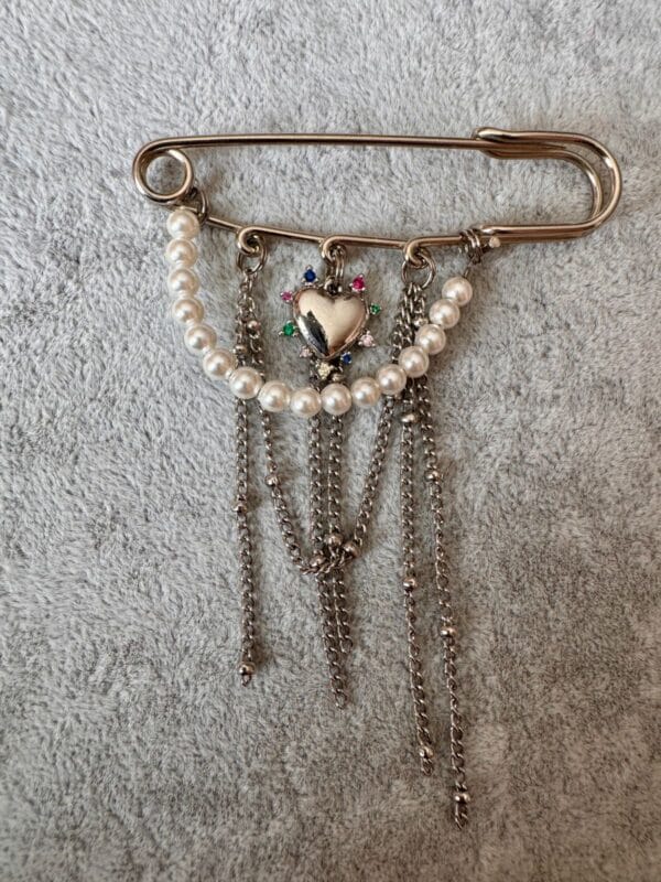 გულსაბნევი გულით - "BiserNati • ბისერნათი"