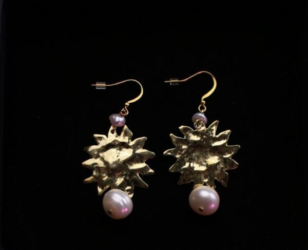 საყურე - "საჩუქარი"