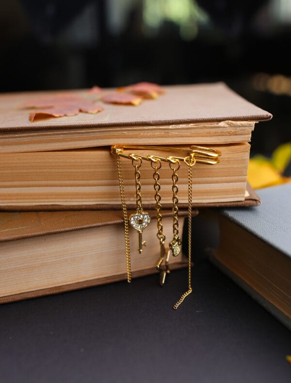 გულსაბნევი, ოქროსფერი - "BiserNati • ბისერნათი"