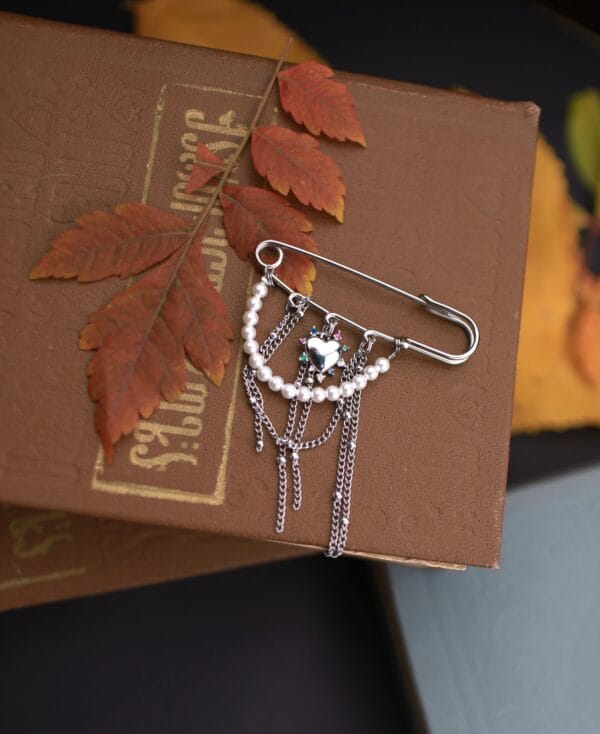 გულსაბნევი გულით - "BiserNati • ბისერნათი"