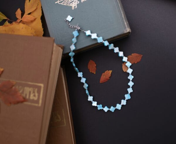 სადაფის ყელსაბამი, ცისფერი - "BiserNati • ბისერნათი"