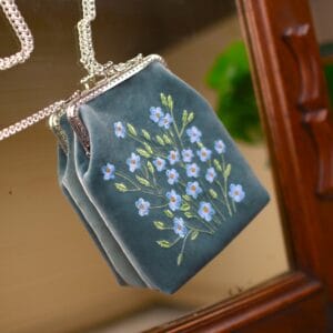 ხელით ნაქარგი ჩანთა, ცისფერი - "ketevan karchava • ქეთევან ქარჩავა"