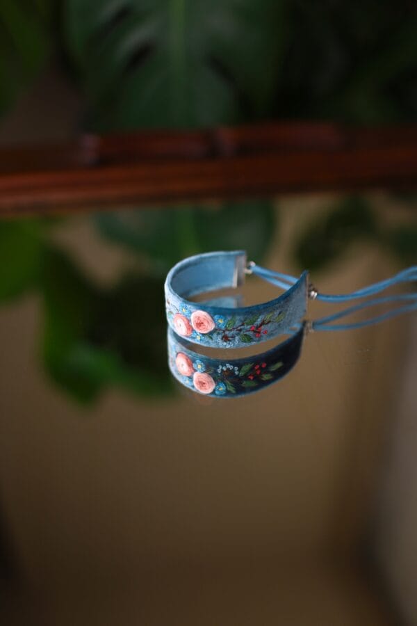 ხელით ნაქარგი სამაჯური - "ketevan karchava • ქეთევან ქარჩავა"