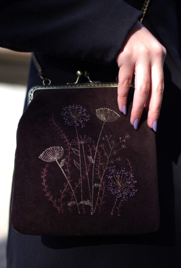 ხელით ნაქარგი ჩანთა, ყავისფერი - "ketevan karchava • ქეთევან ქარჩავა"