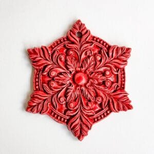 ნაძვის ხის სათამაშო, წითელი ფიფქი - "Fey Ceramic Studio • ფეი კერამიკ სტუდიო"