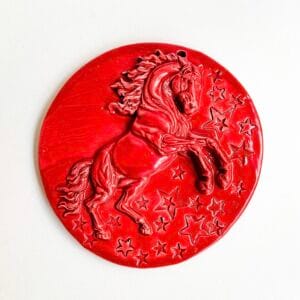 ნაძვის ხის სათამაშო, წითელი ცხენი - "Fey Ceramic Studio • ფეი კერამიკ სტუდიო"