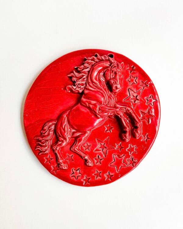 ნაძვის ხის სათამაშო, წითელი ცხენი - "Fey Ceramic Studio • ფეი კერამიკ სტუდიო"