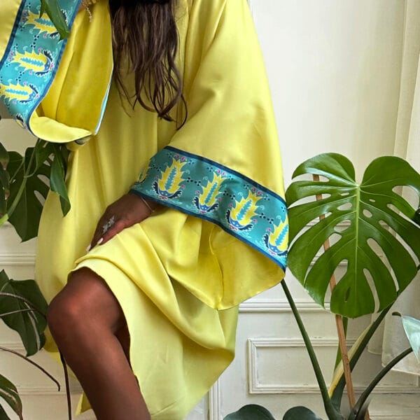 კიმონო დედოფალ მარიამ დადიანის მოსასხამის ორნამენტებით - "13 ვარ • I'm 13"