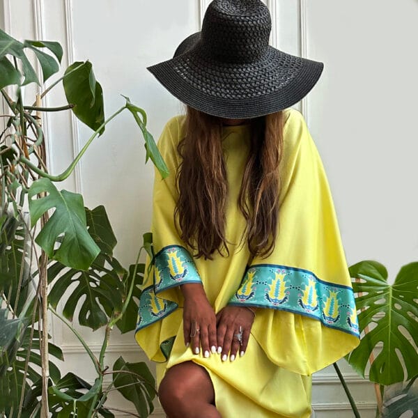 კიმონო დედოფალ მარიამ დადიანის მოსასხამის ორნამენტებით - "13 ვარ • I'm 13"