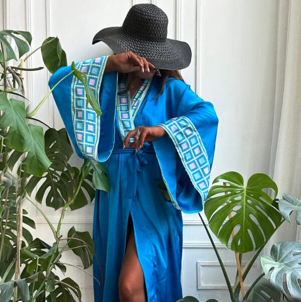 კიმონო თამარ მეფის კაბის ორნამენტებით - "13 ვარ • I'm 13"