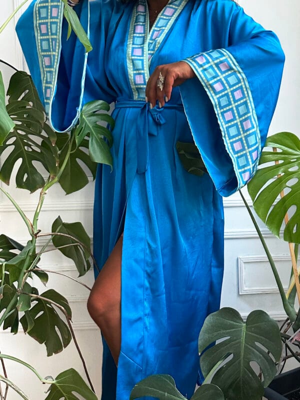 კიმონო თამარ მეფის კაბის ორნამენტებით - "13 ვარ • I'm 13"