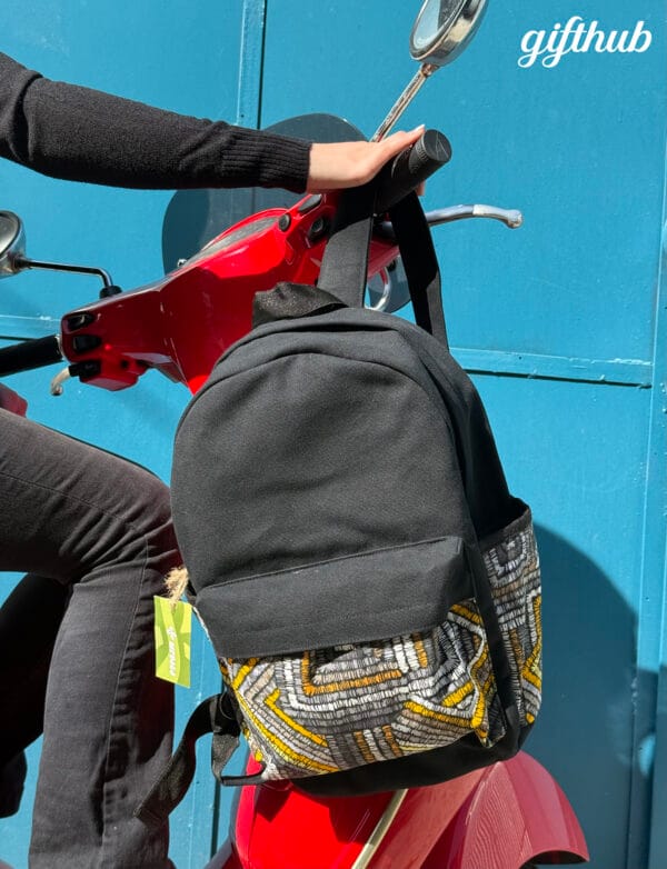 ზურგჩანთა, შავი, ფერადი ტილოთი - "დედიკო • Dediko"