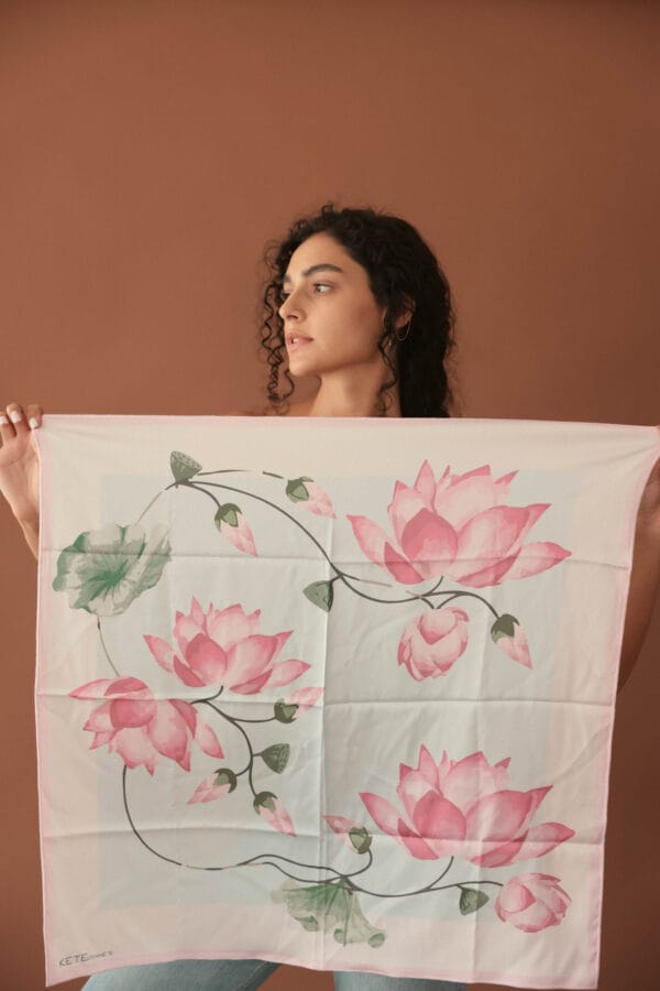 შარფი, "Lotus flower" - "Ketevanne's • ქეთევანეს"