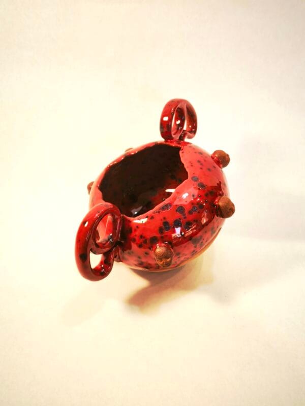 ლარნაკი წითელი სახეებით - "ფოთფოთი • Potpot"