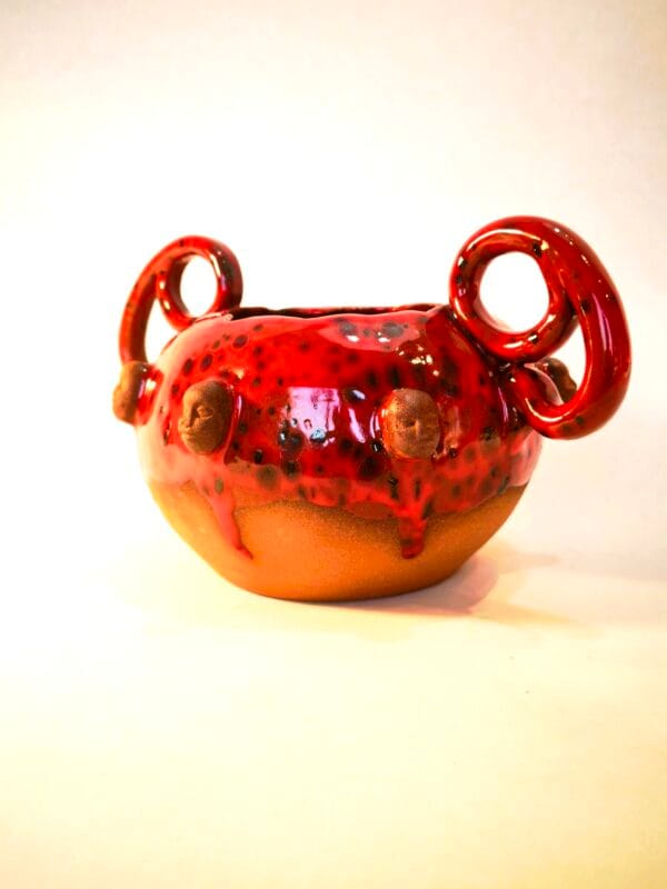 ლარნაკი წითელი სახეებით - "ფოთფოთი • Potpot"