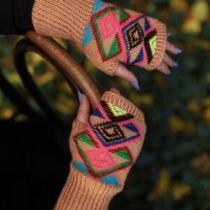 ხელთათმანი, ღია ვარდისფერი - "მზევინარი • Mzevinari"