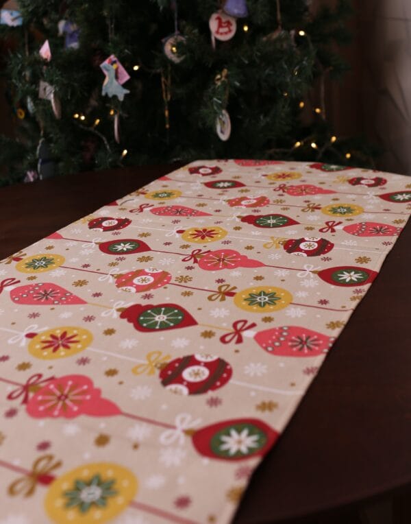 საახალწლო რანერი, ხორცისფერი