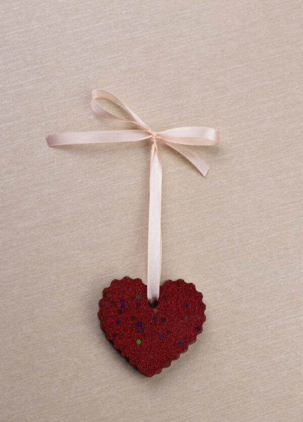 ნაძვის ხის სათამაშო, გული - "BO EPOXY • ბო ეპოქსი"