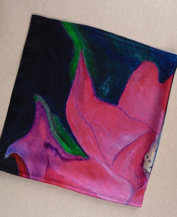 შარფი ვარდისფერი ყვავილით - "გამა • GAMA"