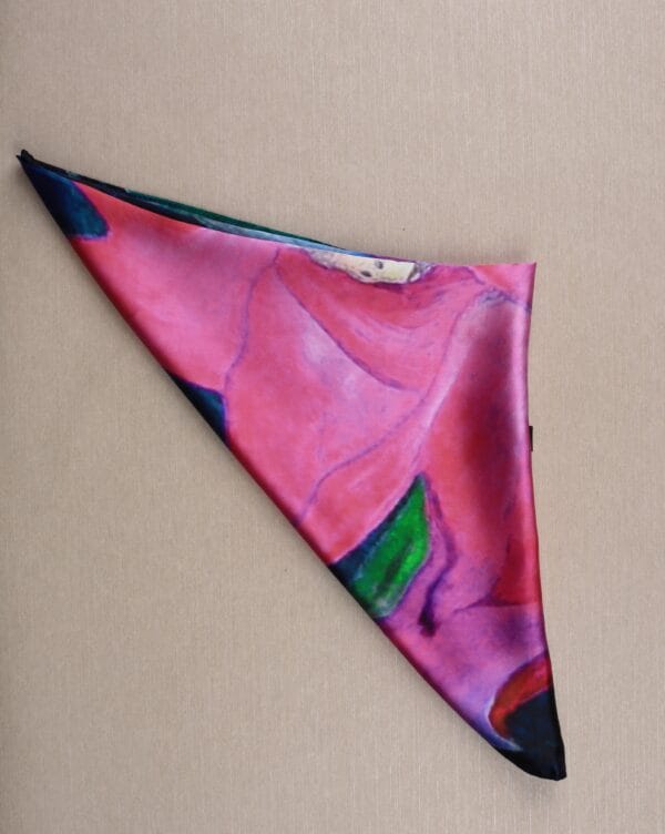 შარფი ვარდისფერი ყვავილით - "გამა • GAMA"