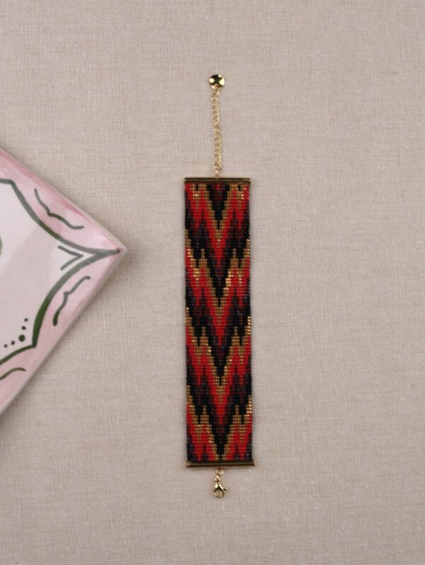 სამაჯური წითელი დეტალებით - "Marblue • მარბლუ"