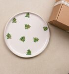 კერამიკის საახალწლო თეფში, ნაძვის ხეები - "Nari Ceramics • ნარი კერამიქს"