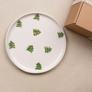 კერამიკის საახალწლო თეფში, ნაძვის ხეები - "Nari Ceramics • ნარი კერამიქს"