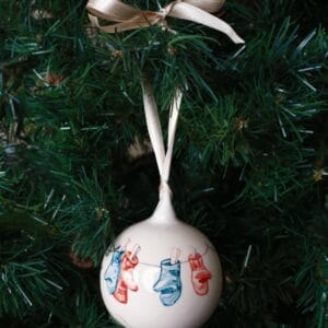 ნაძვის ხის კერამიკის სათამაშო, ხელთათმანები - "Nari Ceramics • ნარი კერამიქს"