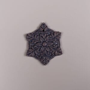 ნაძვის ხის სათამაშო, იისფერი ფიფქი - "Fey Ceramic Studio • ფეი კერამიკ სტუდიო"