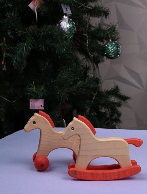 ხის სათამაშო ცხენი – “ცაცია ოსტატი • Left-Handed Master”