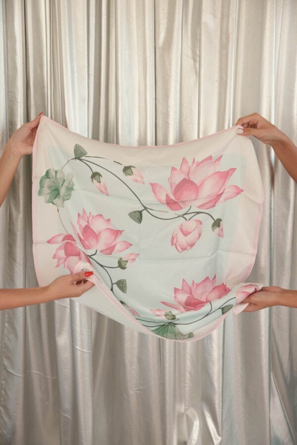 შარფი, "Lotus flower" - "Ketevanne's • ქეთევანეს"