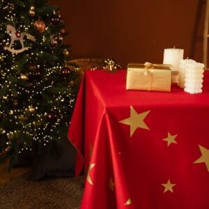 სუფრა ოქროსფერი ვარსკვლავებით - "ლანდი • Landi"